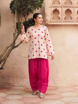 Aaghnya - Women's Cream Rayon Blend Embroidered Straight Short Kurta With Farshi Salwar