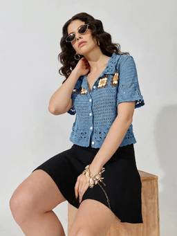 SHOWOFFFF - Women's Geometric Blue Collared Button Front Short Sleeve Top