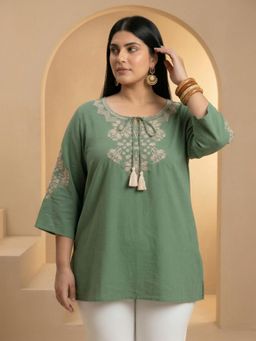 Globus - Gloplus Women Green Floral Embroidered Plus Size Tunic