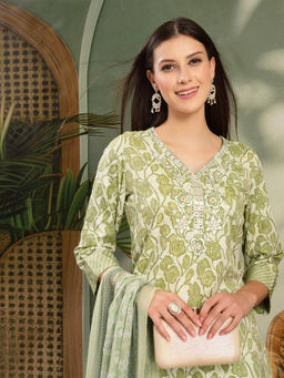 Nayam by lakshita - Women's Green Floral Kurta with Pant (Set of 2)