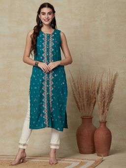 FASHOR - Woven Dobby Design Embroidered Kurta - Teal