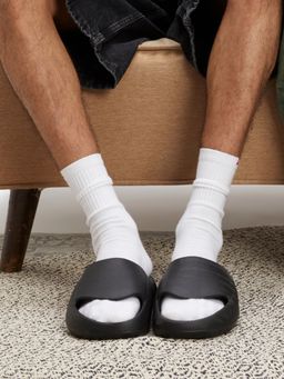 Ludic Life - Black Solid Sliders