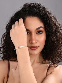 REENISAA - Luxe Nail-Tip Sparkle White Bangle