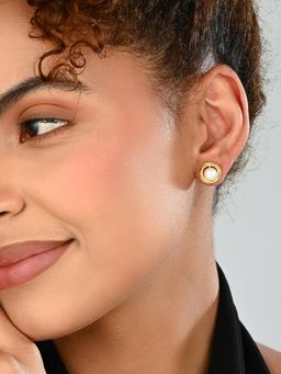 REENISAA - 18K Gold Plated Pearl Glow Studs White Earrings
