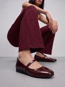 Burgundy color option, Currently selected