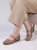 Taupe color option, Currently selected