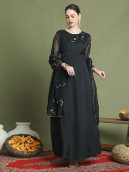 Stylee LIFESTYLE - Black Organza Embroidered Gown (Set of 2)