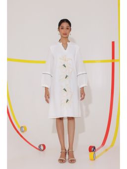 STIL-O-STITCH - White Cotton Casual Shift Knee Length Dress