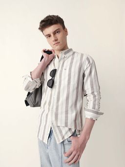 The Bear House - Men Grey Cotton Collar Neck Shirt