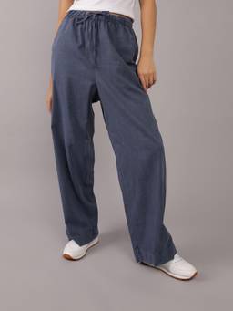 American Eagle - Women Navy Blue Solid/Plain Cotton Blend Pant