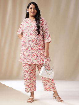 Janasya - Women Plus Size Off White Floral Printed Kurta with Pant (Set of 2)