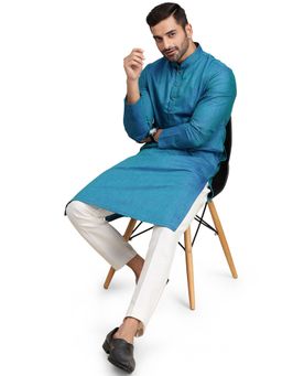 THE KURTA COMPANY - Mens Blue Cotton Blend Self Design Regular Fit Kurta