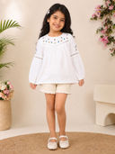 White color option, Currently selected
