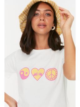 Trendyol - Women's Comfortable White T-shirts