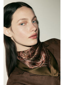 H&M - Women Green Printed Silk Scarf