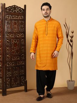 KUONS AVENUE - Men Yellow Cotton Solid Kurta