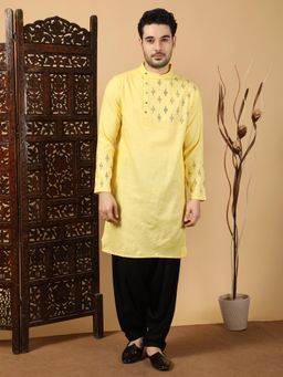 KUONS AVENUE - Men Yellow Cotton Solid Kurta
