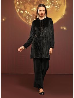 Lakshita - Black Embellished and Sequined Velvet Kurta for Women
