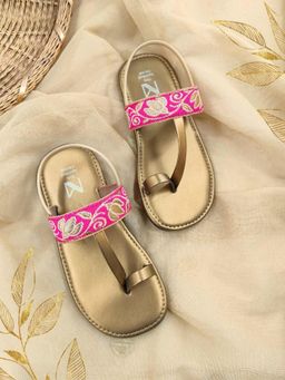 The Madras Trunk - Kids Kolhapuris Ethnic Unisex Sandals - Pink
