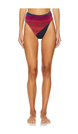 BEACH RIOT - Frida Bottom