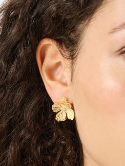 Accessorize London - White Textured Flower Stud Earrings