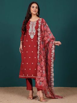 Varanga - Women Red Embroidered Kurta with Pant and Dupatta (Set of 3)