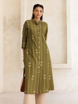 Pink Fort - Cotton Three Fourth Sleeve Mandarin Neck Green Women Kurta