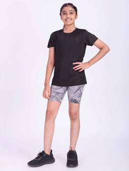 UMILDO - Girls Polyester Abstract Black T-Shirt With Shorts