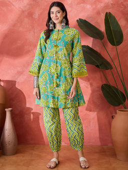 Stylum - Green Floral Printed Kurta with Pant (Set of 2)