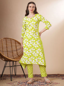 FASHOR - Green Floral Printed Kurta with Pant (Set of 2)