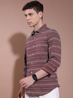 HIGHLANDER - Men Maroon Slim Fit Shirt