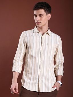 HIGHLANDER - Men Cream Slim Fit Shirt
