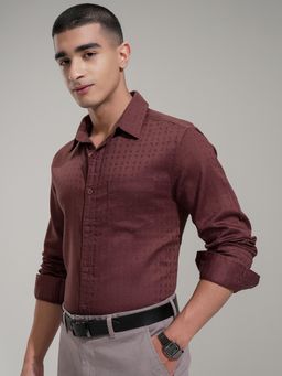 HIGHLANDER - Men Brown Dobby Textured Solid Cuban Collar Relaxed Shirt