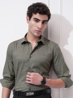HIGHLANDER - Men Olive Dobby Textured Striped Slim Fit Shirt