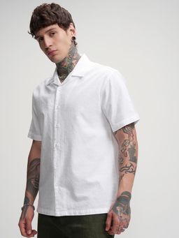 HIGHLANDER - Men White Dobby Textured Cuban Collar Relaxed Fit Shirt