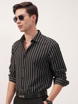 HIGHLANDER - Men Black Striped Slim Fit Shirt