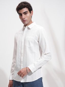 HIGHLANDER - Men White Dobby Textured Striped Relaxed Fit Shirt