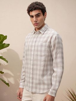 HIGHLANDER - Men Off White Checked Relaxed Shirt