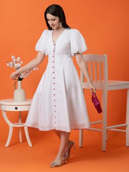 BLANC9 - White Rose Embroidered Dress