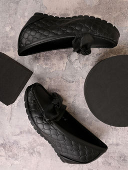 Jove - Women Black Textured Wedge Heel Loafers