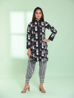 CHARUKRITI - Black Cotton Abstract Printed Straight Kurta