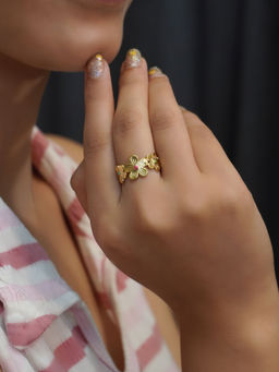 Niscka - Subtle Cubic Zirconia Gold Ring