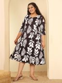 Black color option, Sold out, Currently selected