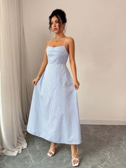 Outzidr - Blue Backless Striped Maxi Dress
