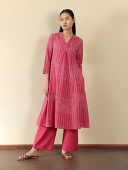 Pink Fort - Women Pink Pure Cotton Geometric Kurta with Trouser