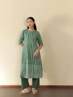 Pink Fort - Women Green Pure Cotton Geometric Kurta with Trouser