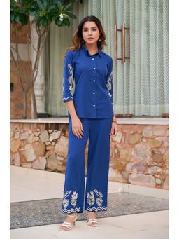 Vbuyz - Women Blue Cotton Embroidered Top with Pant