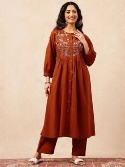 Vbuyz - Women Rust Cotton Embroidered Kurta with Pant