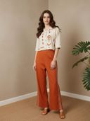 Off White color option, Currently selected