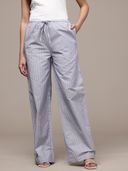 Blue color option, Currently selected